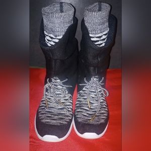 Nike Roche Fly Knit Sneakerboots